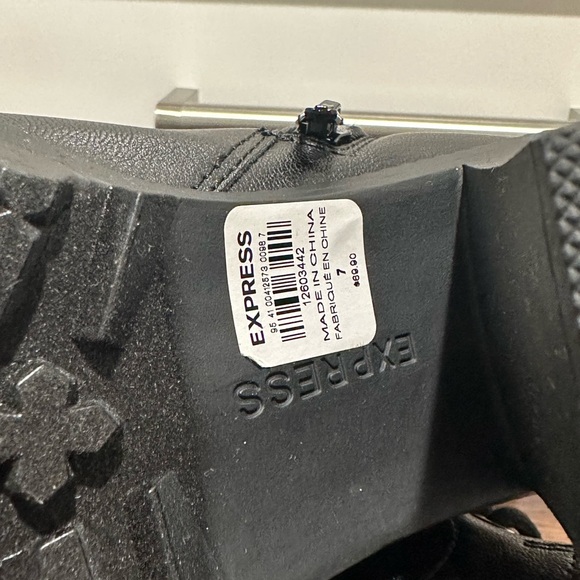 Express Booties Size 7 - Picture 6 of 8